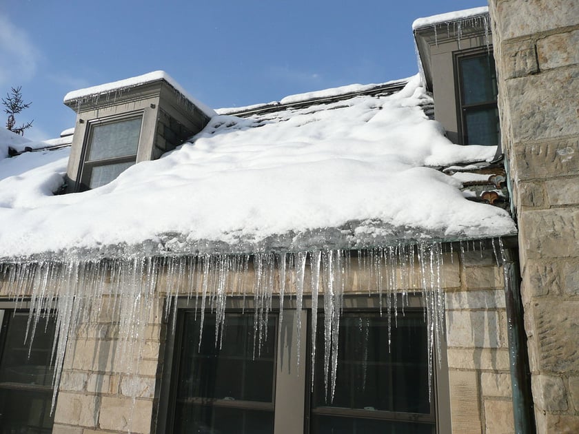 1200px-Ice_dam_slate_roof